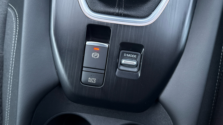 Nissan Qashqai 1.3 DiG-T MH N-Connecta 5dr Petrol Hatchback